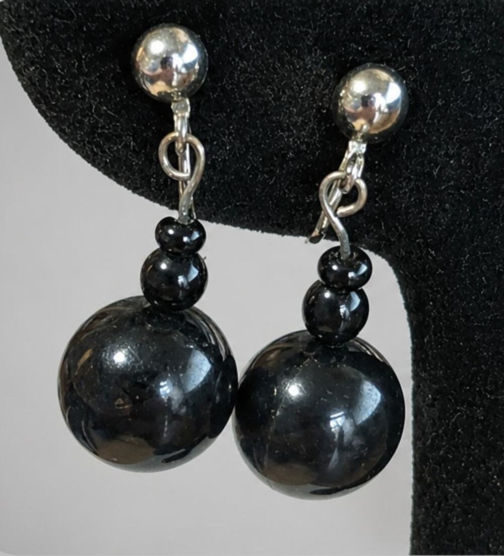 Vintage Black‎ Ball Dangle Clip-on Earrings 1.5” Long Lucite Silver-tone bkc26